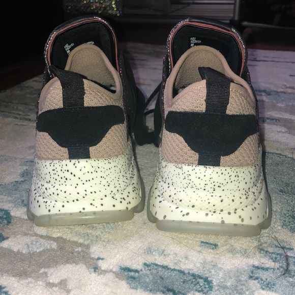 Beautiful Steve Madden sneakers - Picture 5 of 9